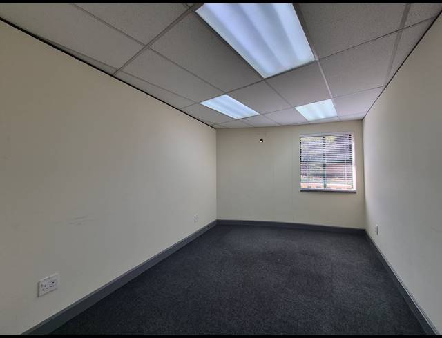 175M² OFFICE TO LET IN DUNKELD WEST